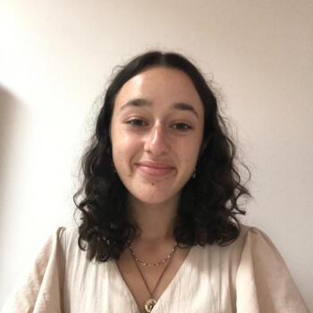 Babysitter in Saint-Jacques-de-la-Lande: Héloïse