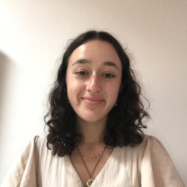 Babysitter in Saint-Jacques-de-la-Lande: Héloïse