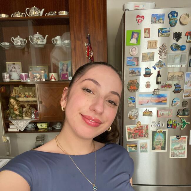 Babysitter στην περιοχή Νέα Σμύρνη: Κλαούντια