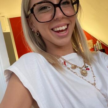 Babysitter in Dammarie: Lola