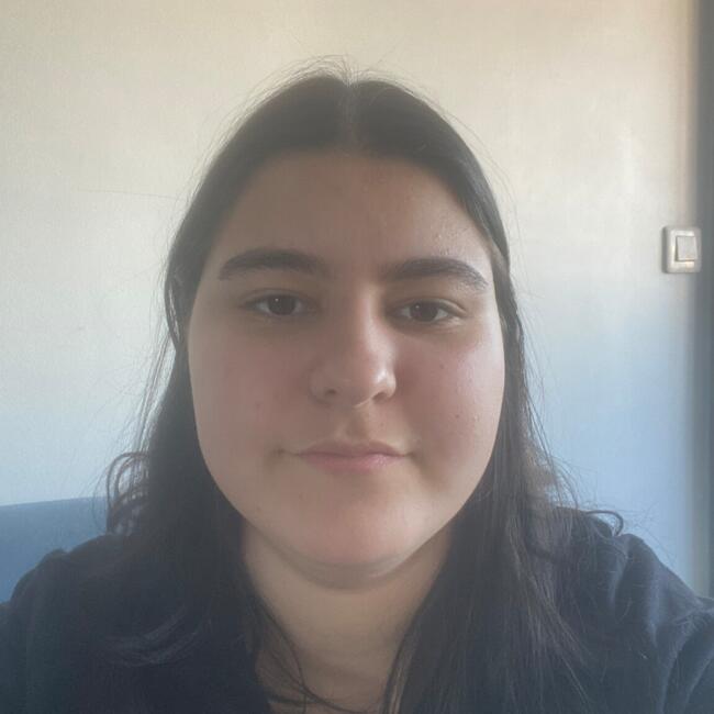 Babysitter in La Celle-Saint-Cloud: Eva