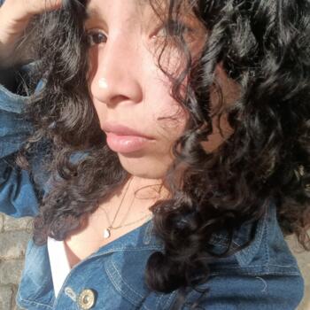 Niñera en La Esperanza (Departamento de La Libertad): Astrid