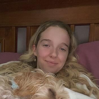 Babysitter Gold Coast: Mia