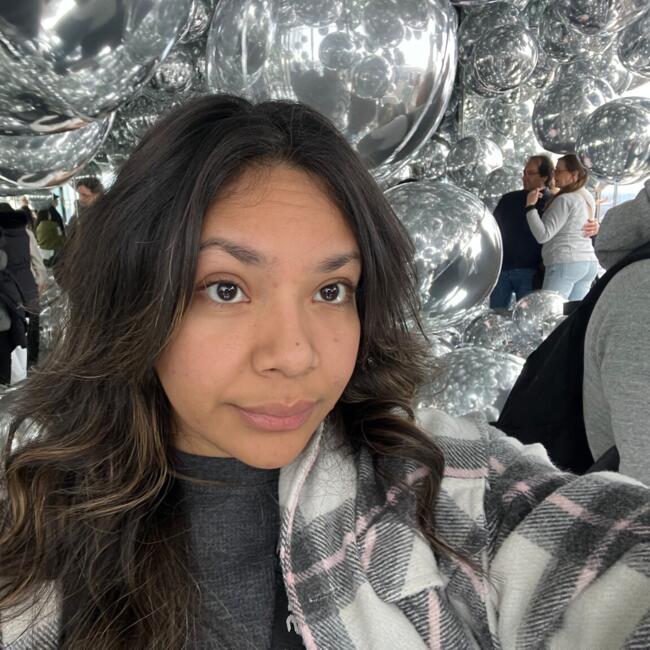 Babysitter in Arlington: Laura