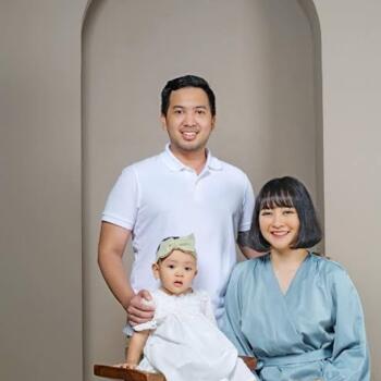 Babysitting job in Tangerang: babysitting job Yudha