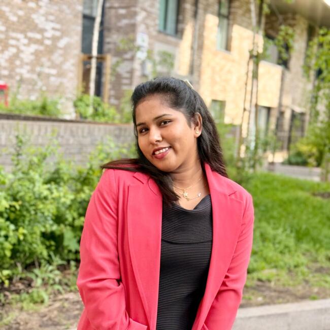 Babysitter in London: Chathuni