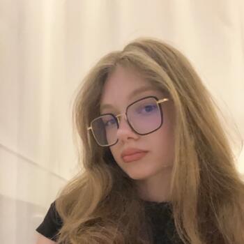 Babysitter in Vitry-sur-Seine: Clara