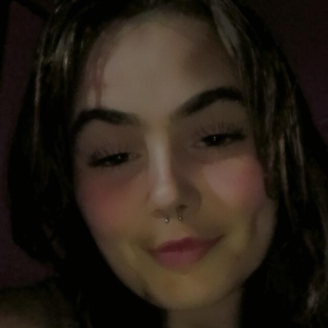 Babysitter in Talent: Shayla