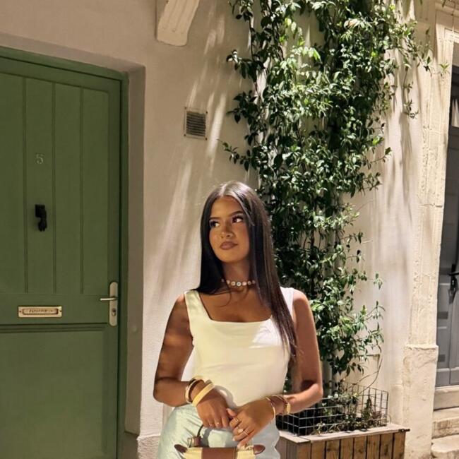 Babysitter in Châtellerault: Chaima