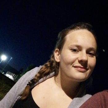 Baby-sitter in Échallens: Chloé