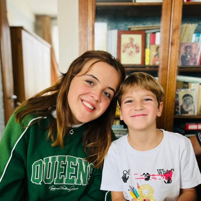 Babysitter in Versailles: Nina