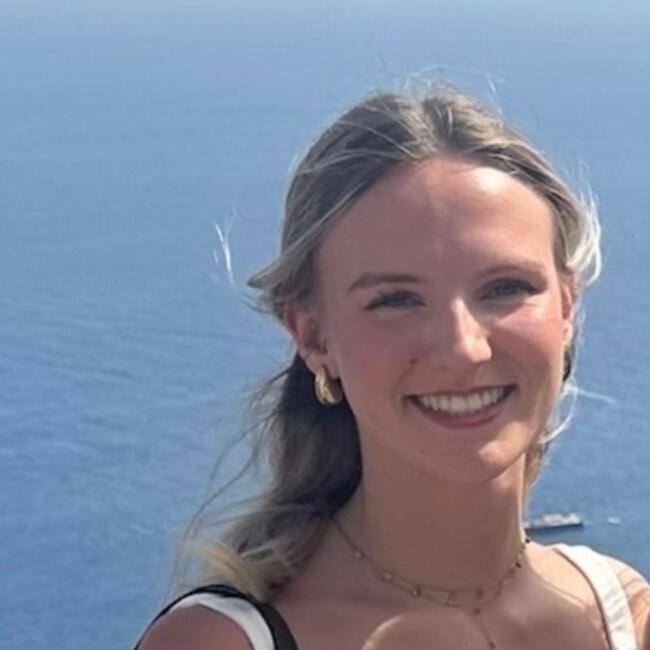 Babysitter in Grasse: Sarah