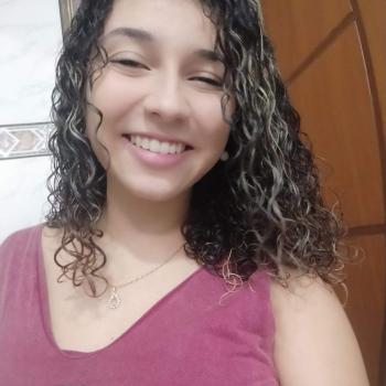 Babysitter Vila Velha: DAYNARA