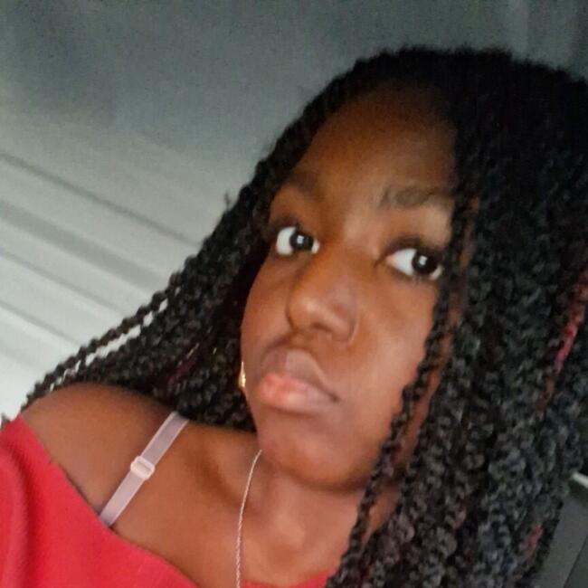 Babysitter in Longueuil: Isis