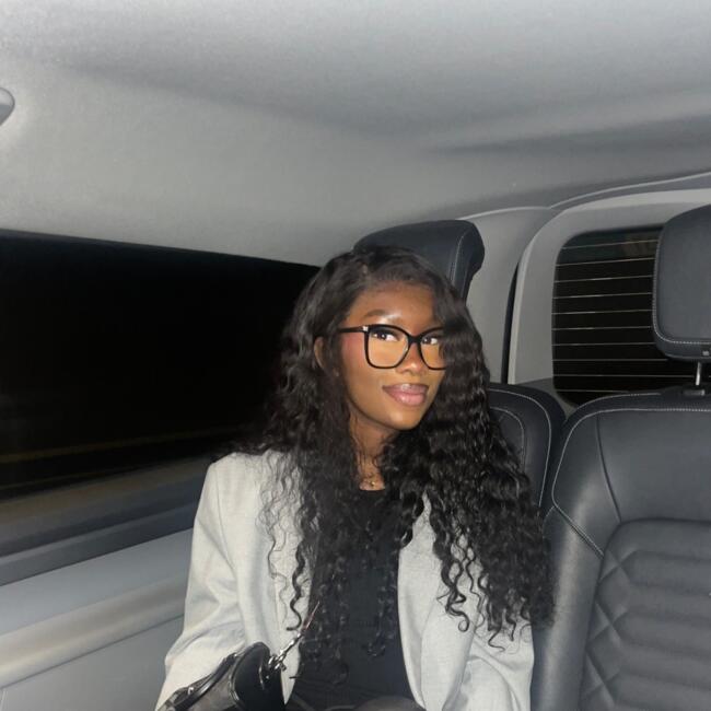 Babysitter in Évry: Aminata