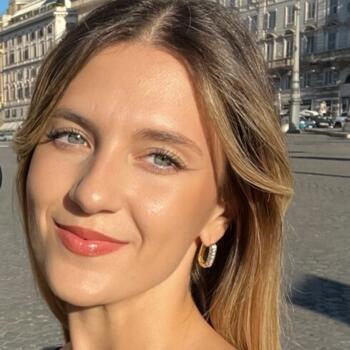 Babysitter in Budapest: Miriam