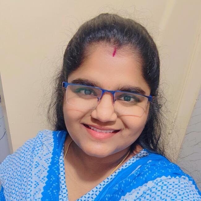 مربية أطفال في دبي: Sravani