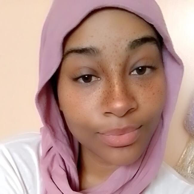 جليسة أطفال في رباط: Manar