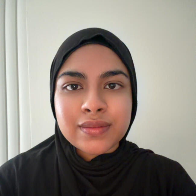 Babysitter in Newport: Muhsina