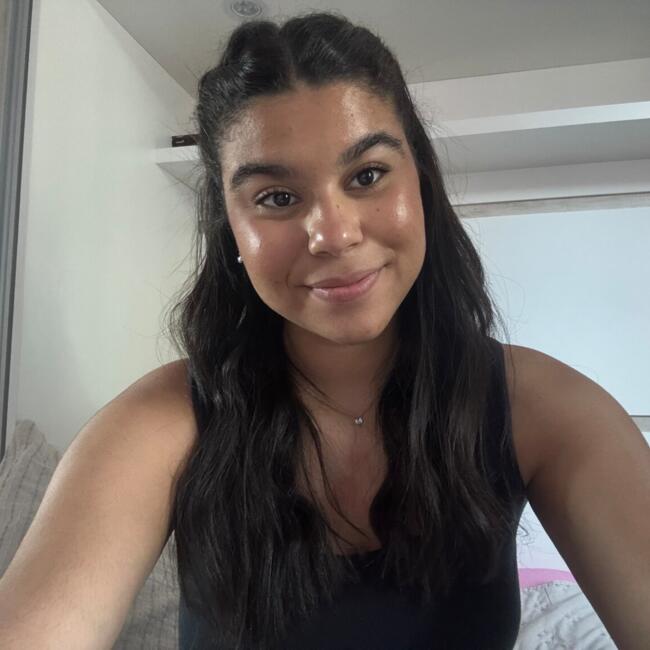 Babysitter in São José dos Campos: Lara