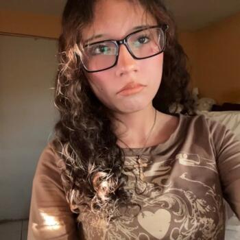 Babysitter Apodaca: Lynette