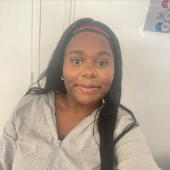 Babysitter in Savigny-le-Temple: Alegria