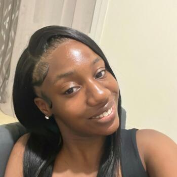 Babysitter in Cergy: Malika