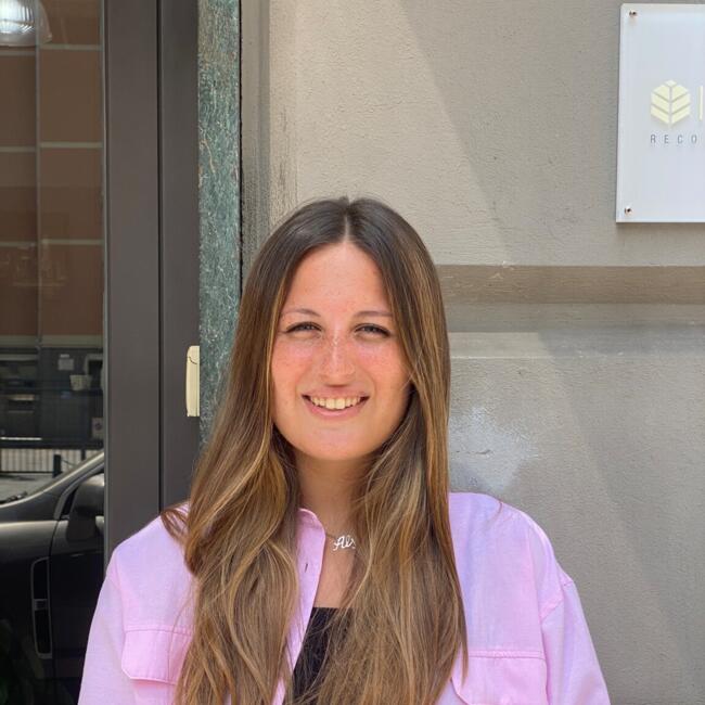 Babysitter in Genoa: Alyssa