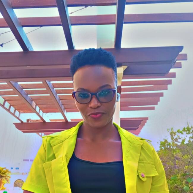 Babysitter in Doha: Loise