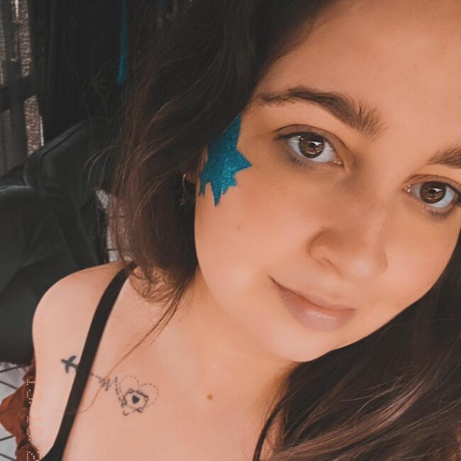 Babysitter in Woodend: Lexus