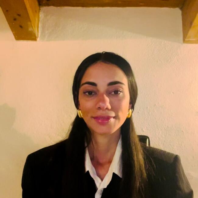 Babysitter a Carrara: Asya