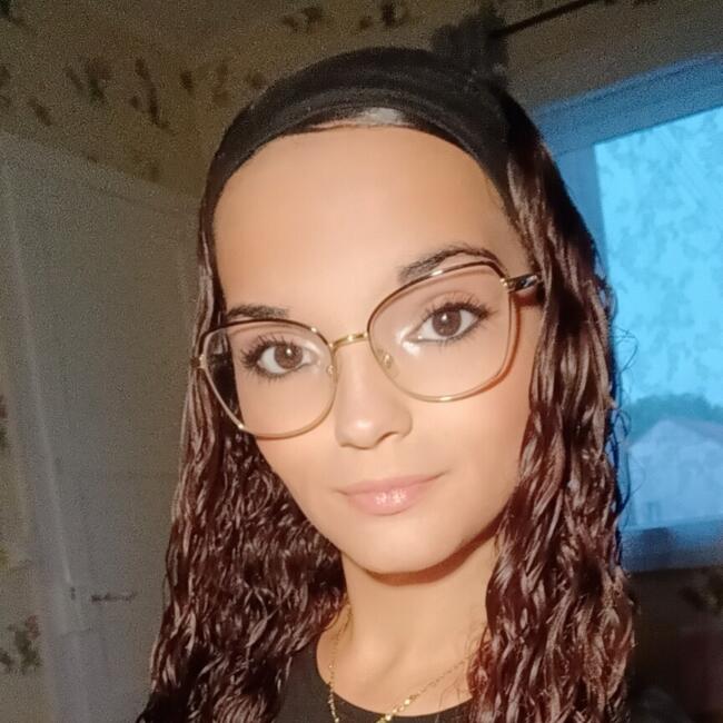 Babysitter in Bachant: Noémie