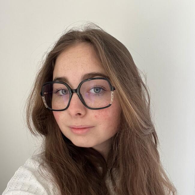 Babysitter in La Chevrolière: Charline