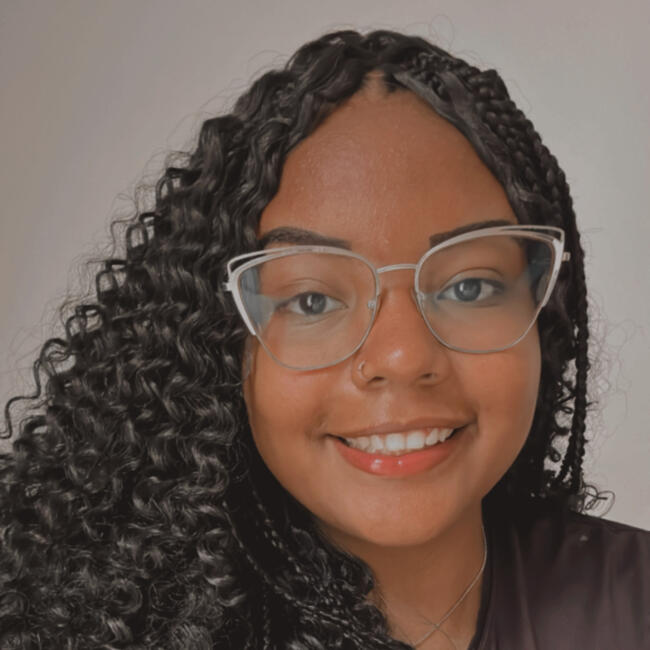 Babysitter em Amadora: Geovana