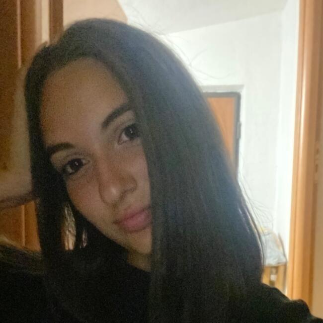 Babysitter a Torre del Greco: Serena