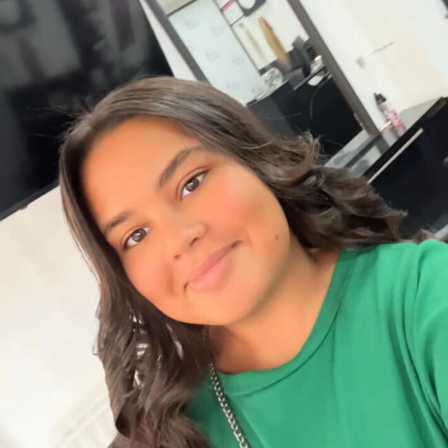 Babysitter in Forest: Chaïma