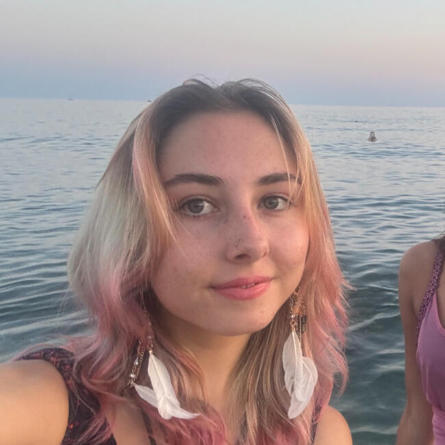 Babysitter in Coulsdon: Jess