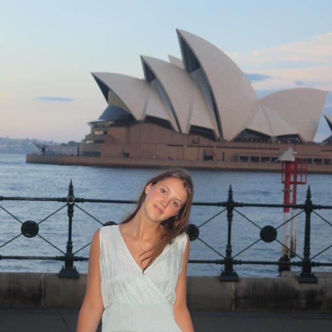 Babysitter in Sydney: Gala