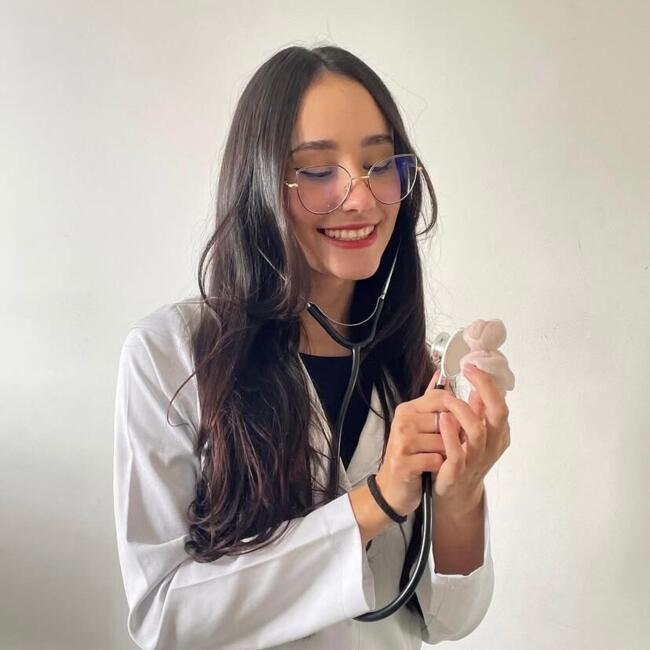 Babysitter in Belo Horizonte: Elika Alves