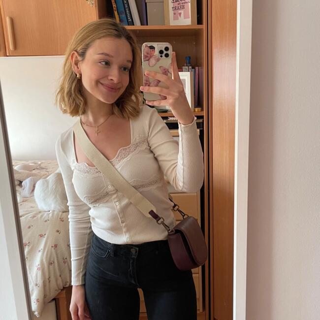 Baby-sitter in Valence: Sara