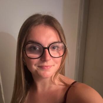 Babysitter in Plassay: Daphne