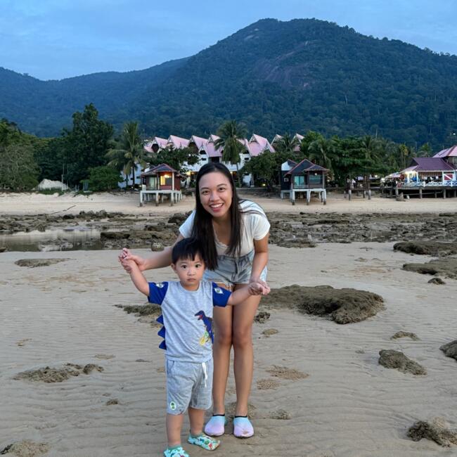 Kerja pengasuh di Johor Bahru: Kristine