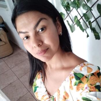 Babysitter in Guarujá: Erica