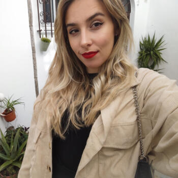 Canguro en Sevilla: Lucía