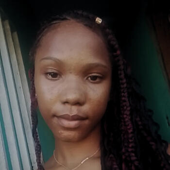 Babysitter in Guarapari: Aila Evellyn