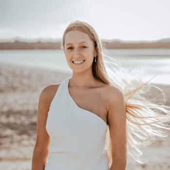 Babysitter in Sunshine Coast: Mackayla