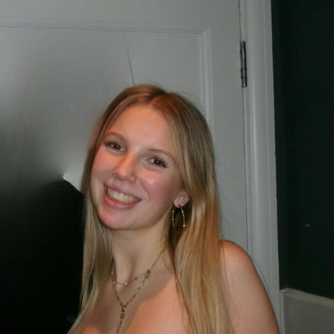 Babysitter in Birmingham: Izzy