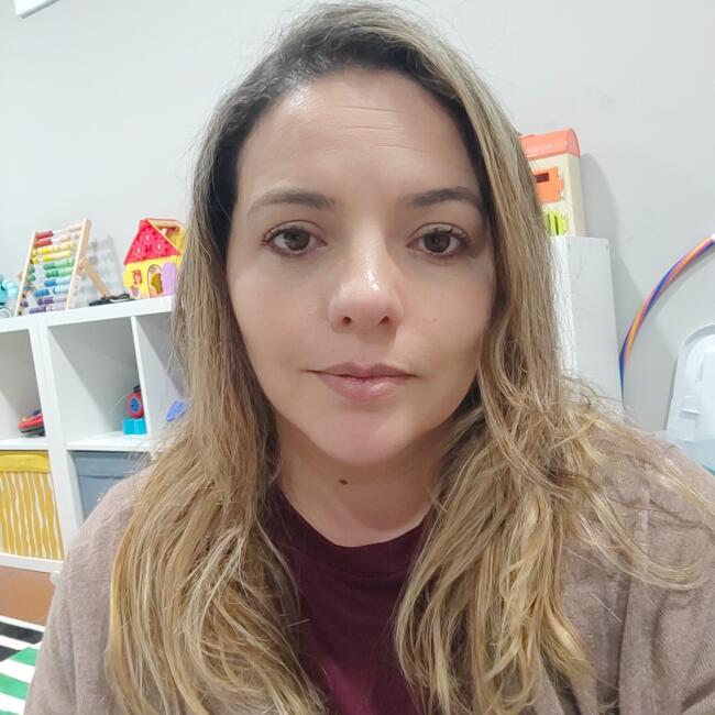 Babysitter in Vila Nova de Gaia: Aline Castro