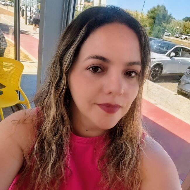 Babysitter em Vila Nova de Gaia: Aline Castro