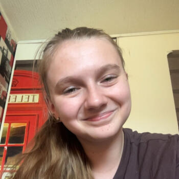 Nanny in Nouzonville: Lola